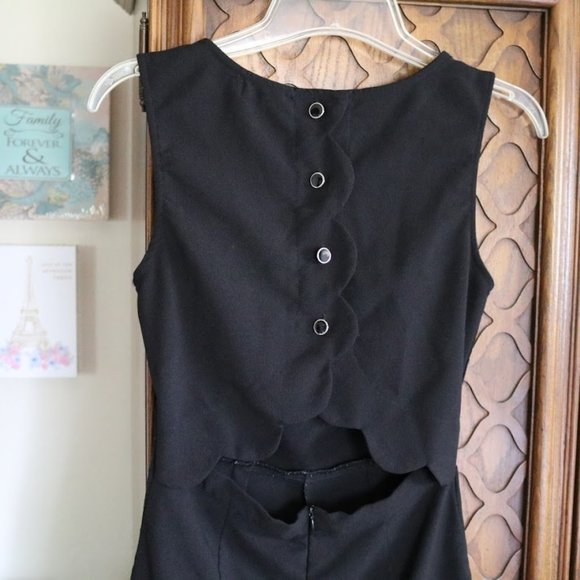Monteau Scalloped Romper NWOT! - Black, Size S - Picture 10 of 16